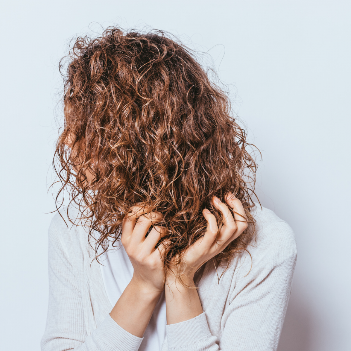  discipline et repart les cheveux souple 